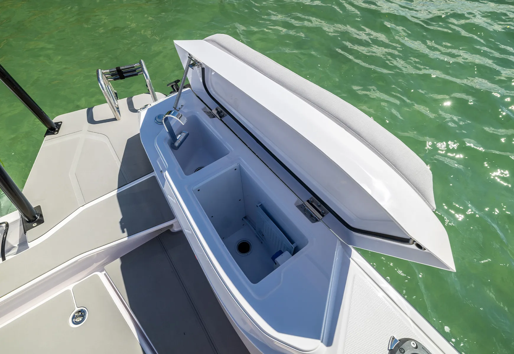 Fender Box nedves bár