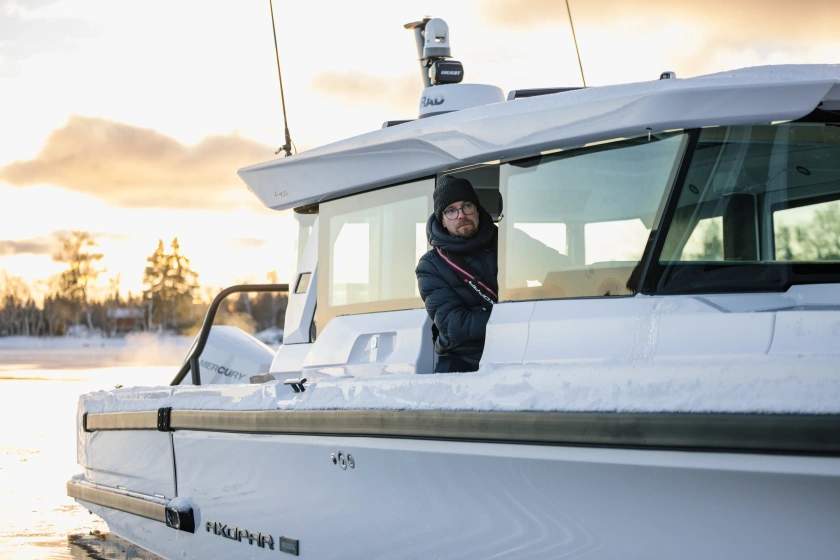 Hajósoknak, hajósoktól